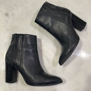 Seychelles Black Leather Block Heel Booties sz 6.5